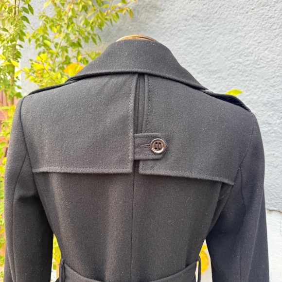 Classic Kenneth Cole Black belted trench coat - Picture 9 of 14